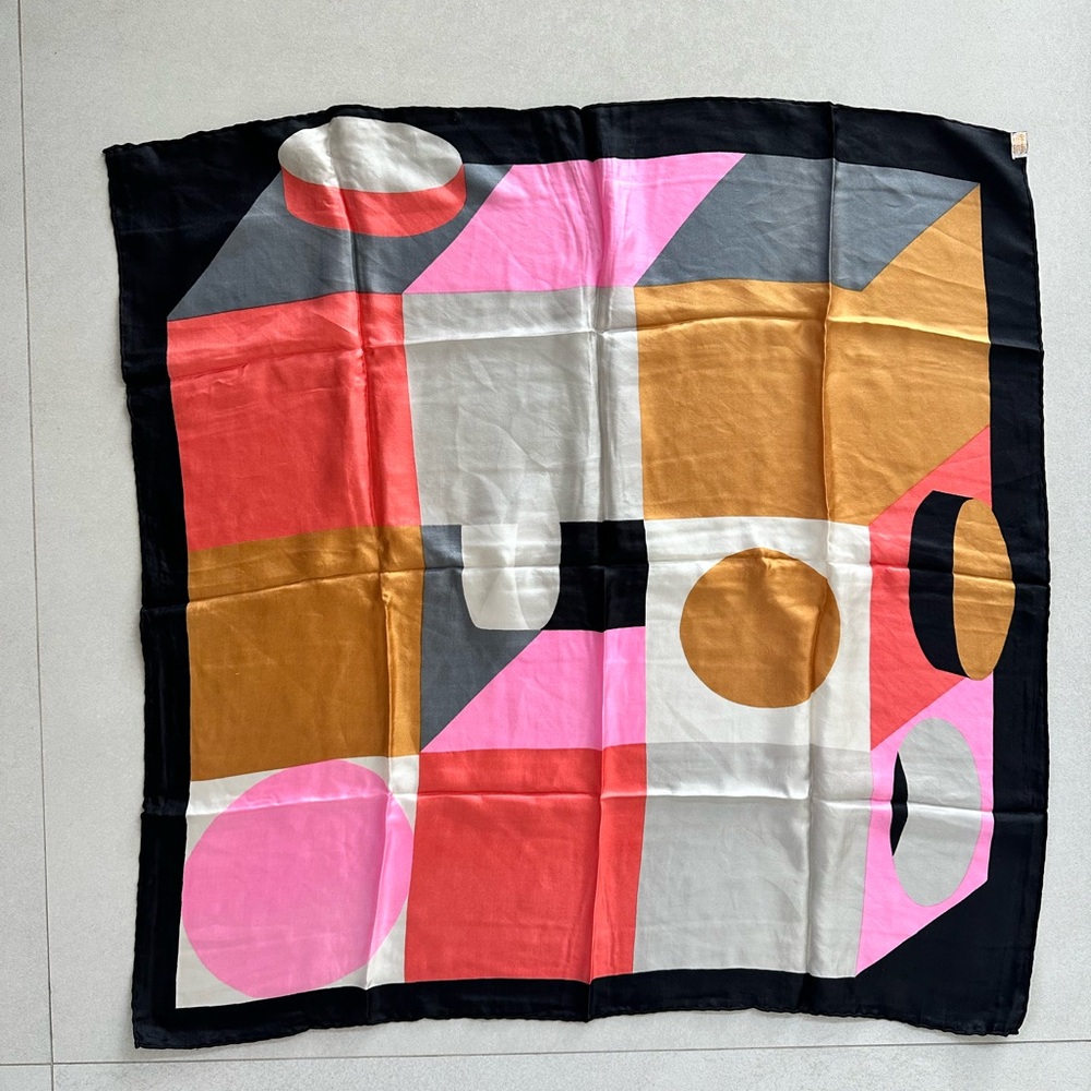 Vintage GlenTex Silk Scarf is a retro-mod square scarf with vibrant colors
